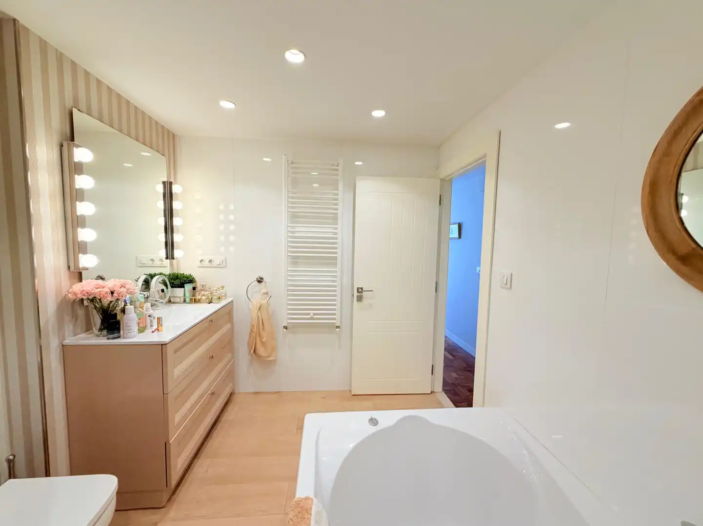 Badezimmer von Wohnung zum Verkauf in Avilés mit Heizung, Terrasse und Möbliert