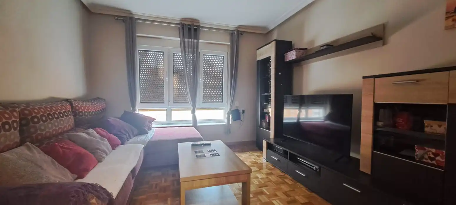 Sala d'estar de Pis en venda en Gijón  amb Calefacció i Parquet