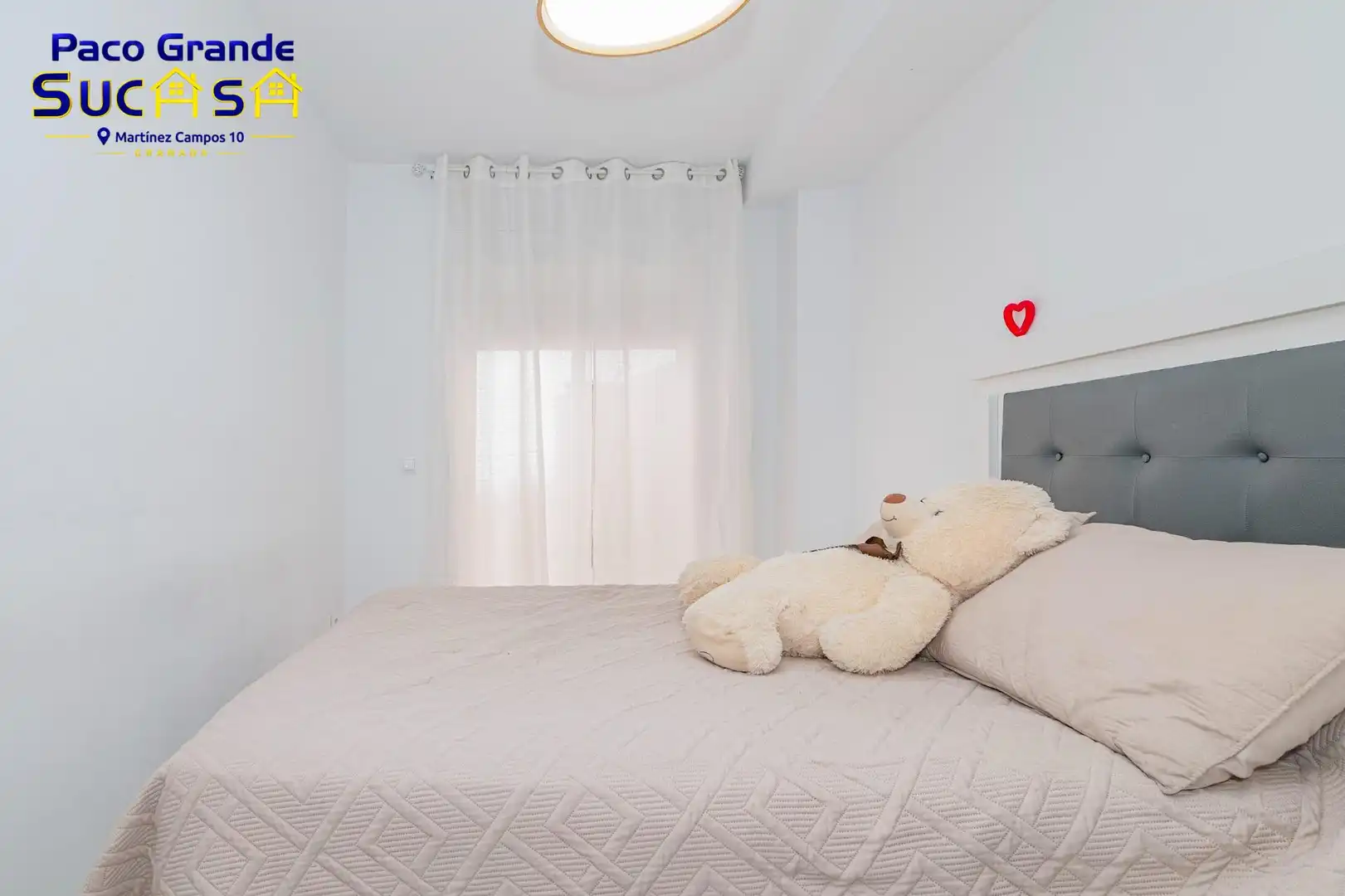 Schlafzimmer von Erdgeschoss zum Verkauf in La Zubia mit Klimaanlage, Heizung und Möbliert