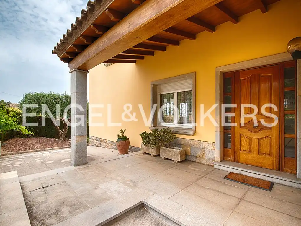 Casa con terraza en venta en Parc Bosc - Castell