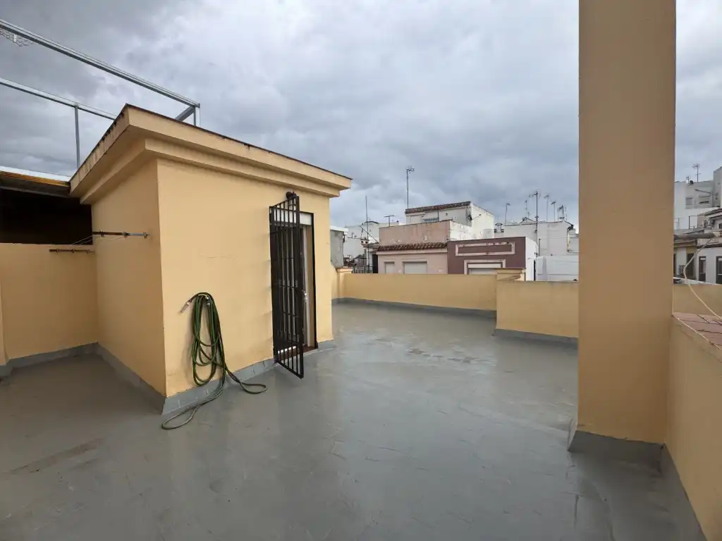 Terrasse von Haus oder Chalet zum Verkauf in Algeciras mit Ofen und Waschmaschine