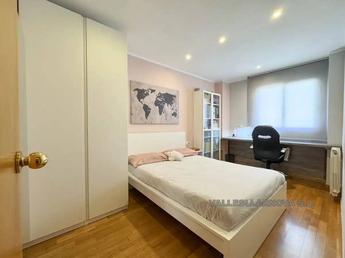 Bedroom of Flat for sale in Mollet del Vallès  with Parquet flooring, Storage room and Balcony