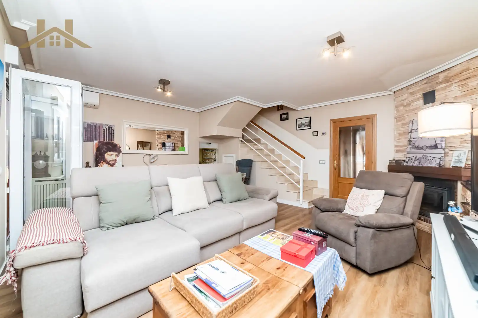 Sala de estar de Casa adosada en venta en Ciempozuelos con Aire acondicionado, Calefacción y Jardín privado