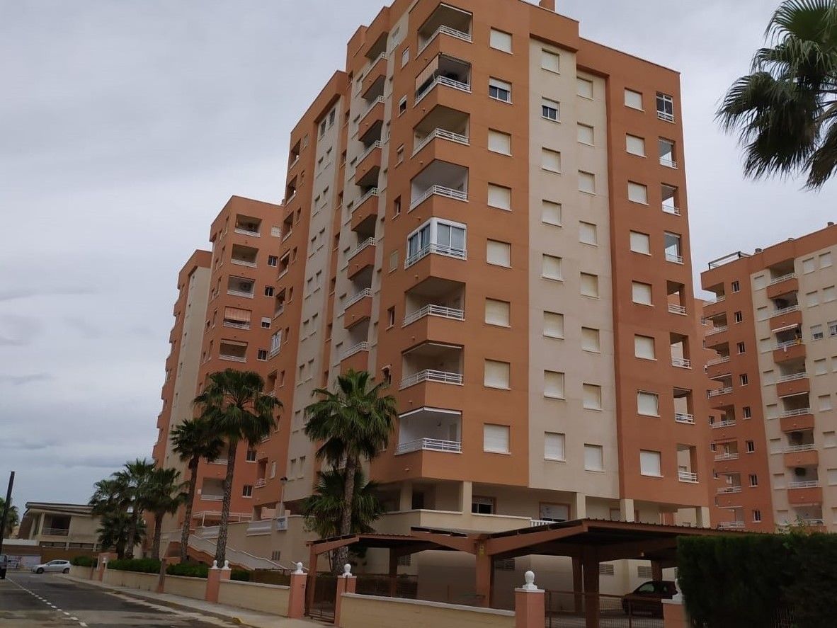 Vista exterior de Local en venda en La Manga del Mar Menor