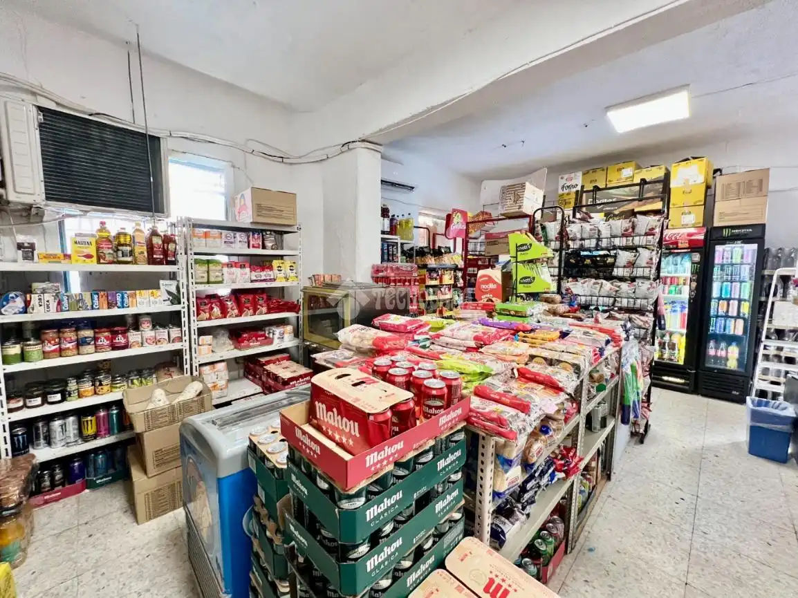 Local comercial en venda a Latina