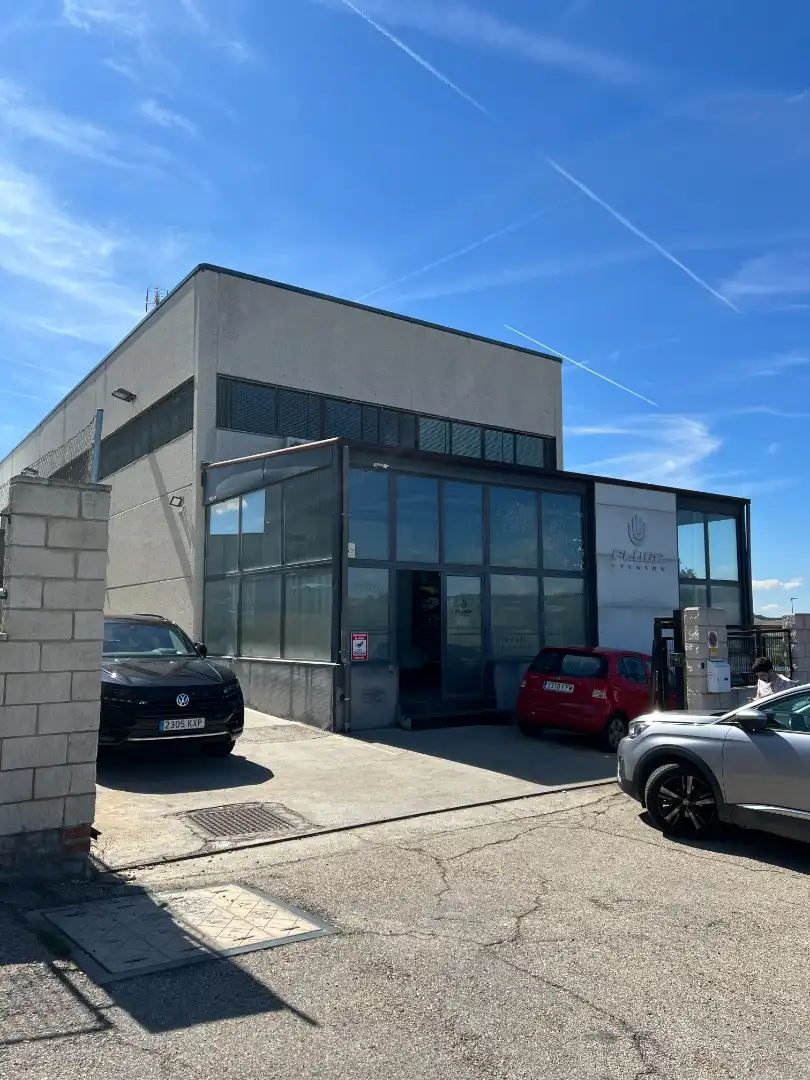 Vista exterior de Nau industrial en venda en Rivas-Vaciamadrid amb Calefacció i Alarma