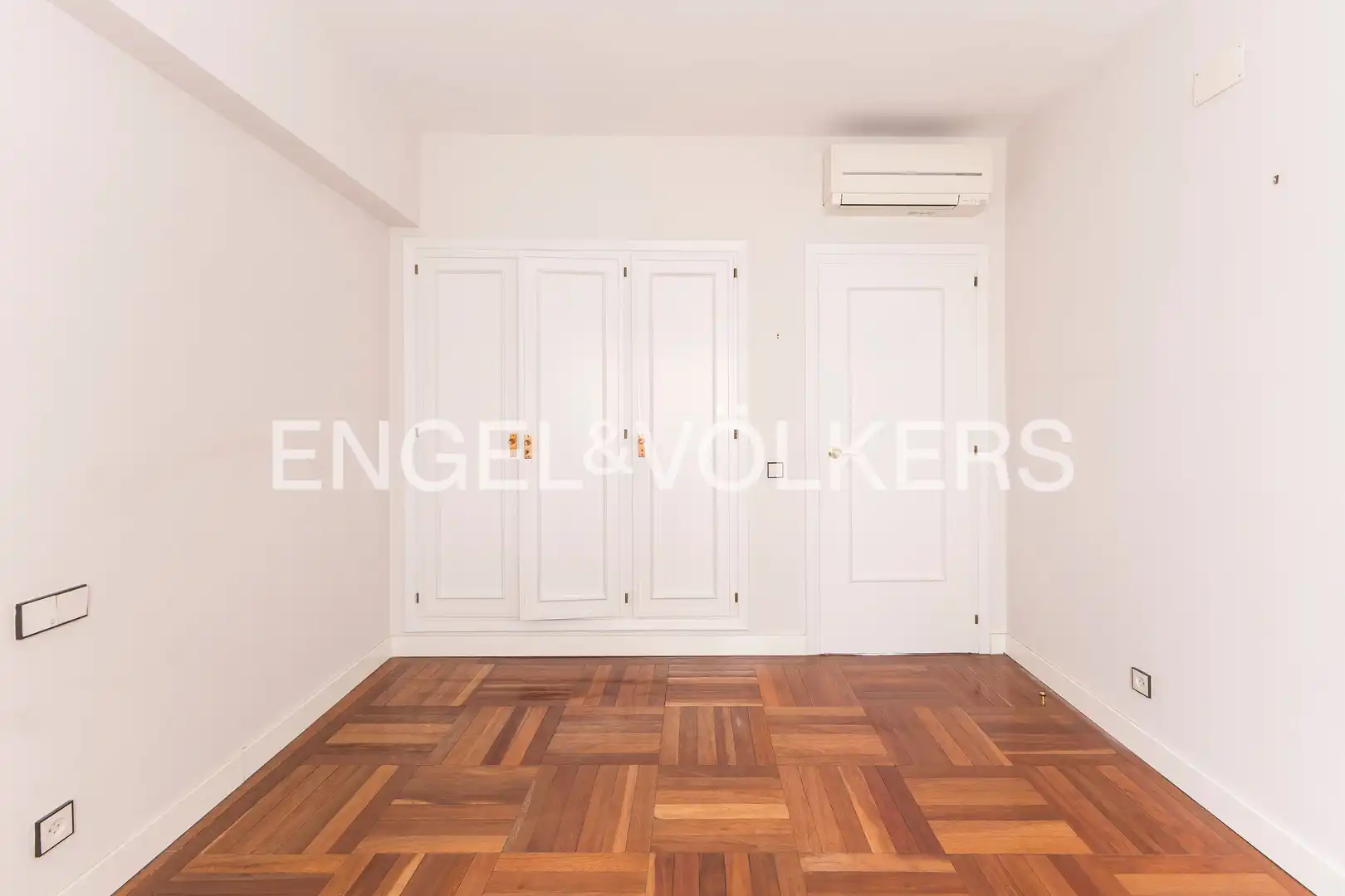Dining room of Flat for sale in Madrid  with Air Conditioner, Heating and Terrace