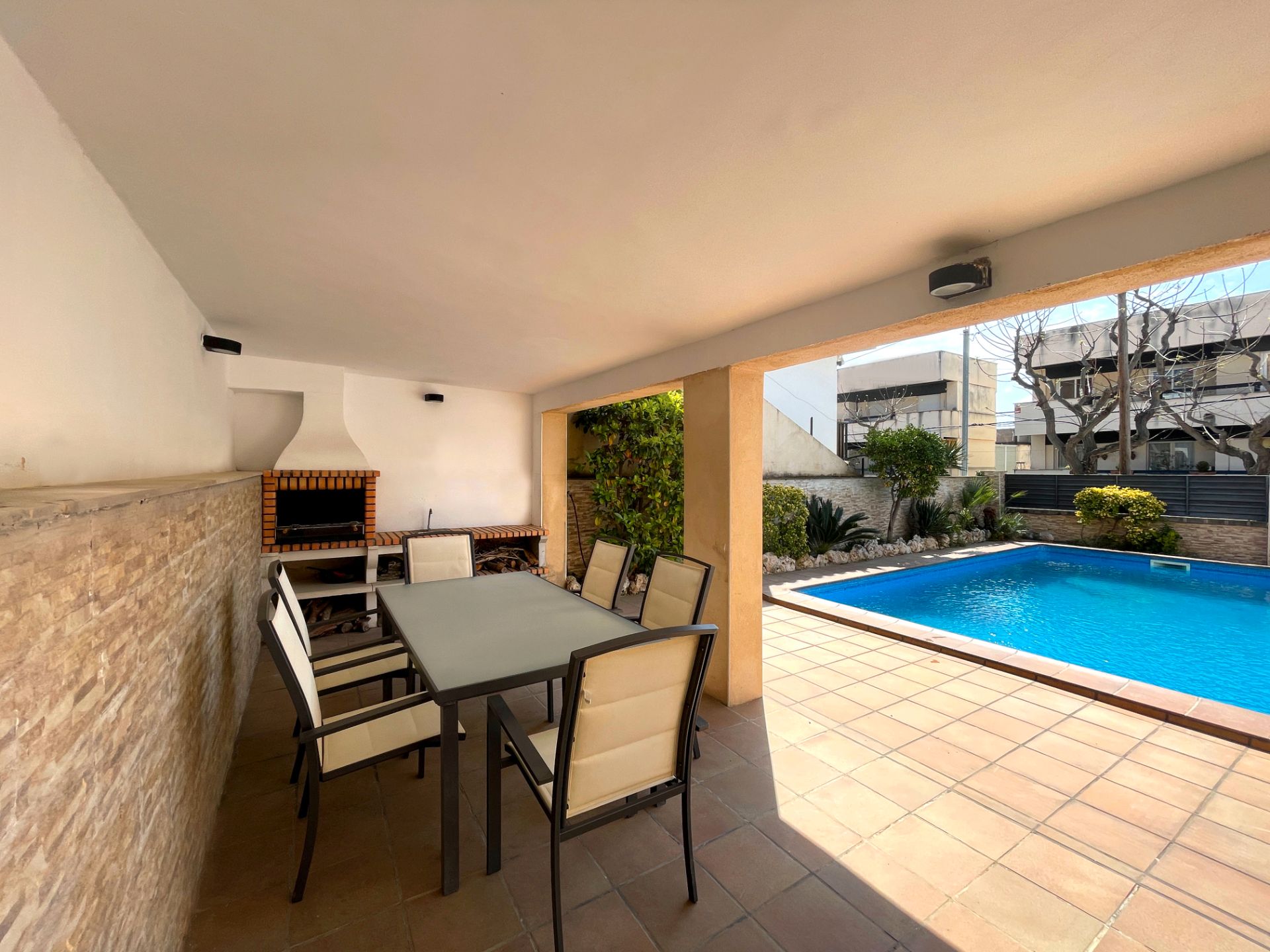 Piscina de Casa o xalet de lloguer en El Masnou amb Aire condicionat, Calefacció i Jardí privat
