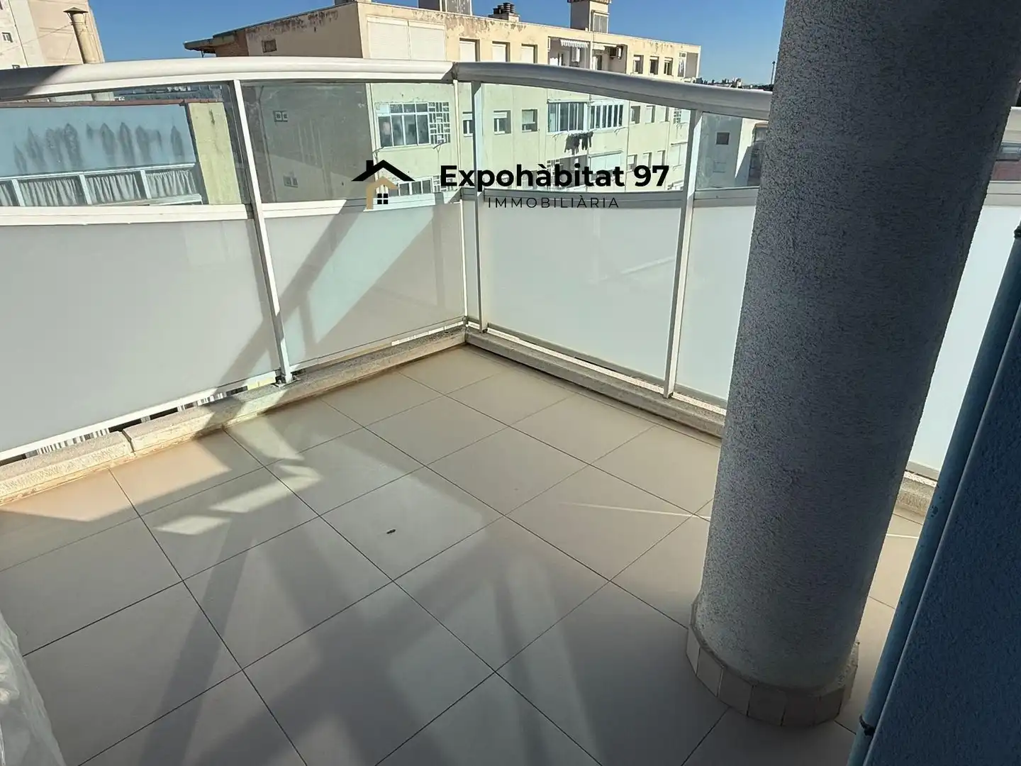 Apartamento con terraza en venta en Carrer BRUSSEL·LES 51, imagen 3