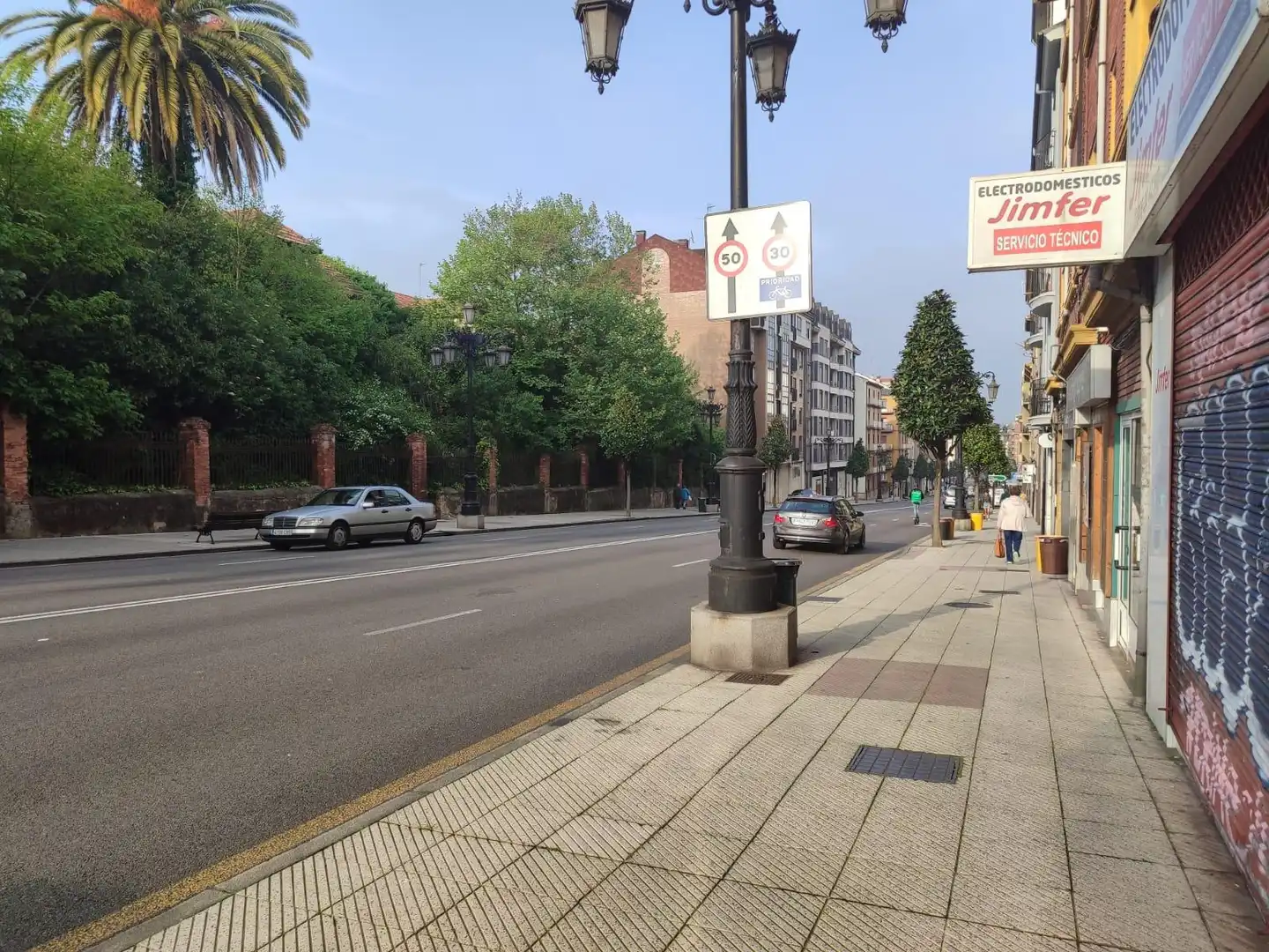 Vista exterior de Pis en venda en Oviedo  amb Calefacció