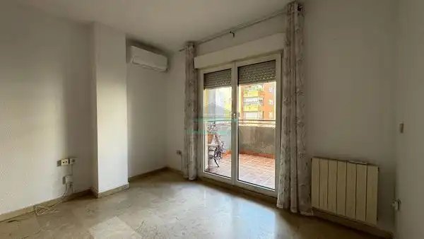 Schlafzimmer von Wohnung zur Miete in Granada mit Klimaanlage, Heizung und Waschmaschine
