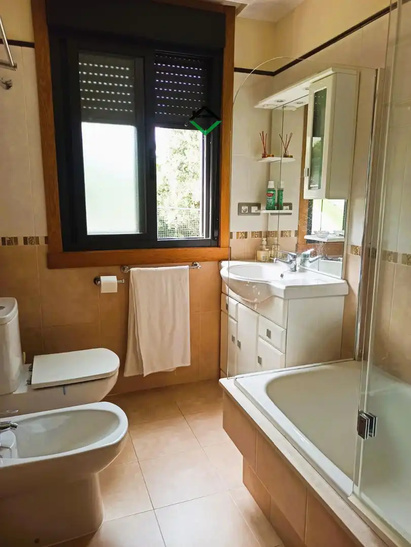 Baño de Casa o chalet en venta en Cangas  con Terraza, Piscina y Amueblado