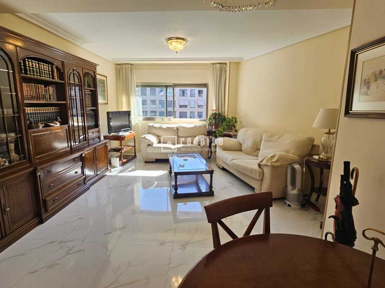 Sala d'estar de Pis en venda en  Madrid Capital amb Aire condicionat, Calefacció i Traster