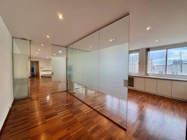 Oficina en Alquiler en del Ayuntamiento en Sant Francesc