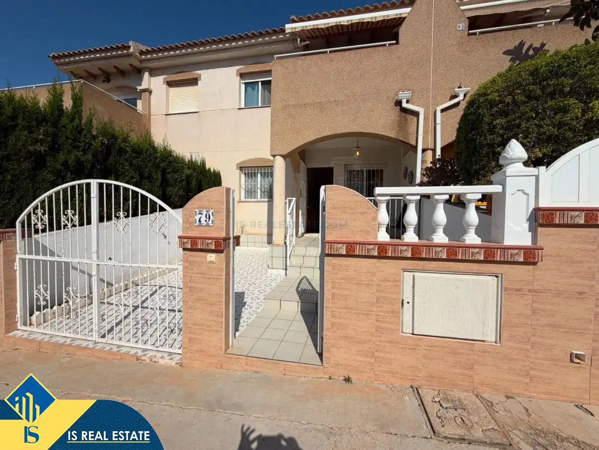 Vista exterior de Casa o chalet en venta en Torrevieja con Calefacción, Jardín privado y Terraza