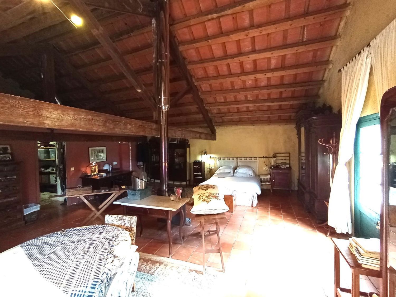 Sala d'estar de Finca rústica en venda en Sant Cebrià de Vallalta amb Jardí privat, Terrassa i Piscina comunitària