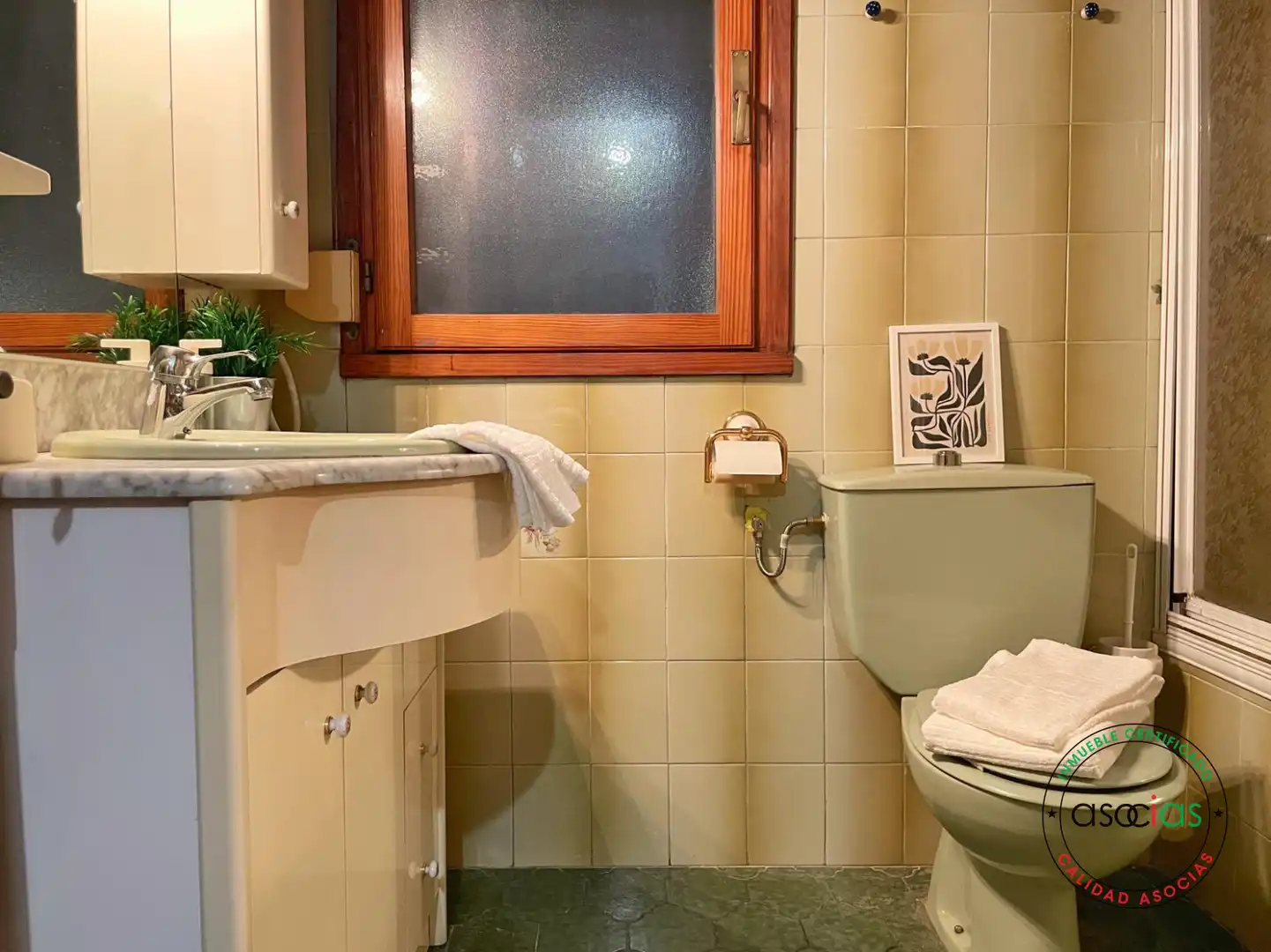 Bany de Pis en venda en Gijón  amb Calefacció, Jardí privat i Parquet