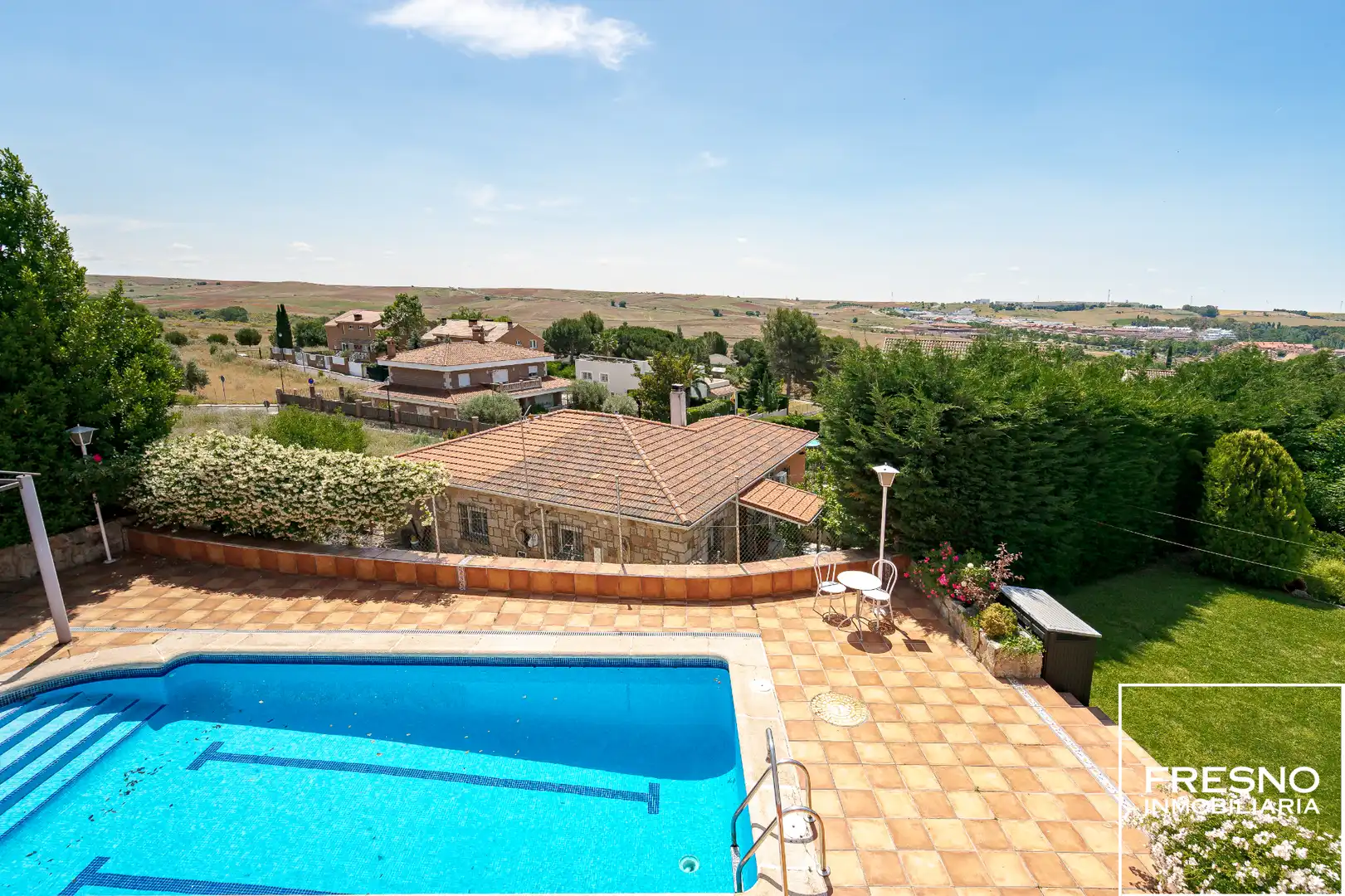 Piscina de Casa o xalet en venda en Cobeña amb Aire condicionat, Calefacció i Jardí privat
