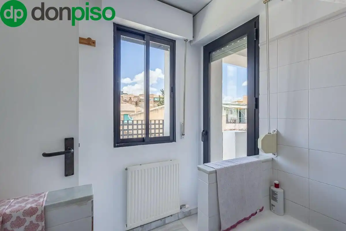 Terrassa de Casa o xalet en venda en Granada amb Aire condicionat, Calefacció i Terrassa