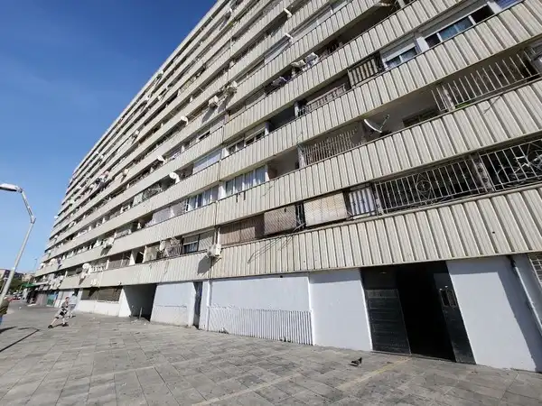 Vista exterior de Pis en venda en Sant Adrià de Besòs