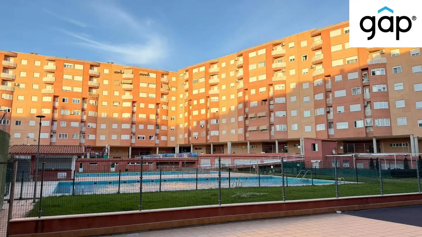 Wohnung mit Pool zur Miete in Calle Mercedes Escribano
