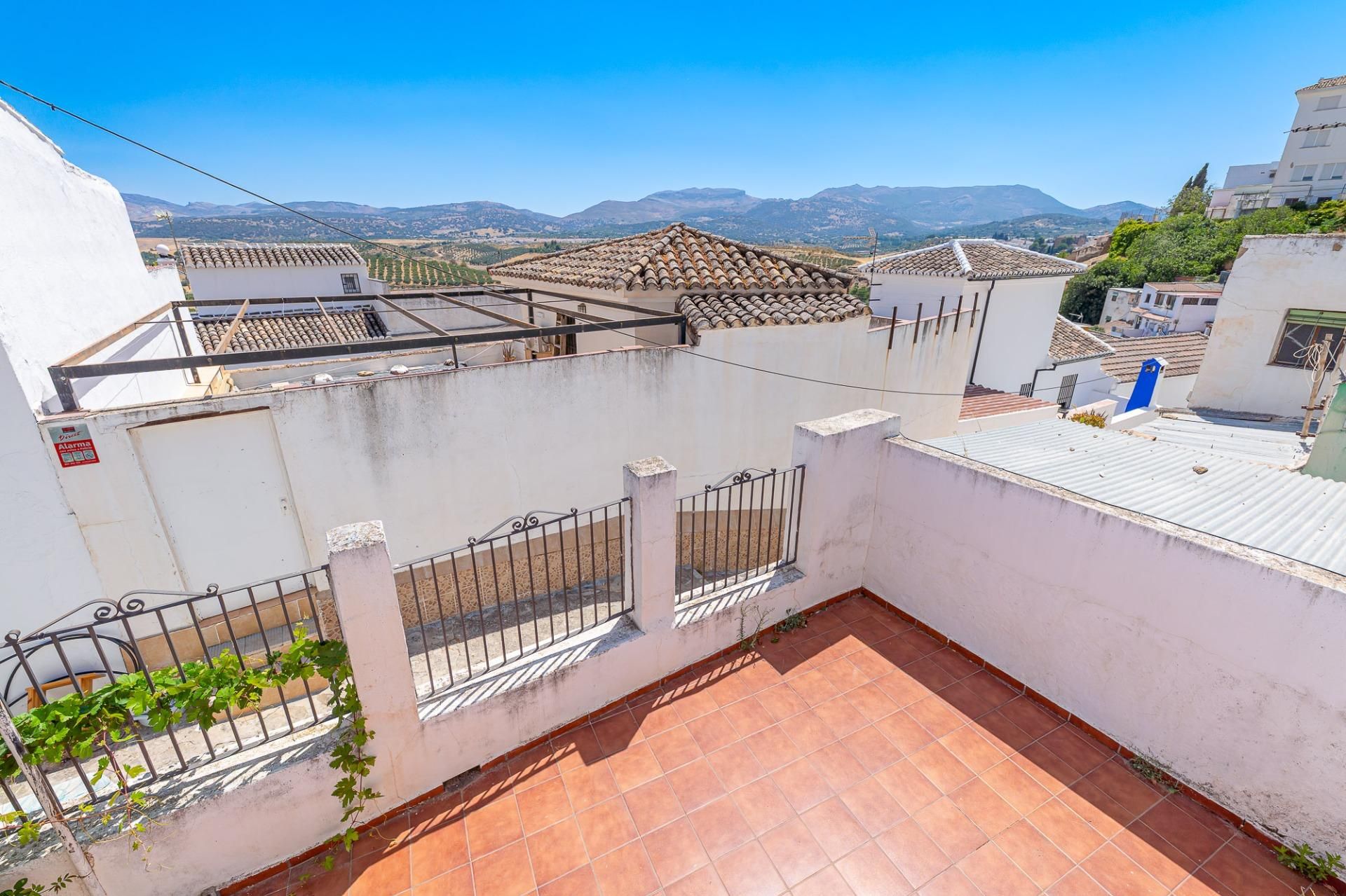 Vista exterior de Casa o xalet en venda en Ronda amb Terrassa