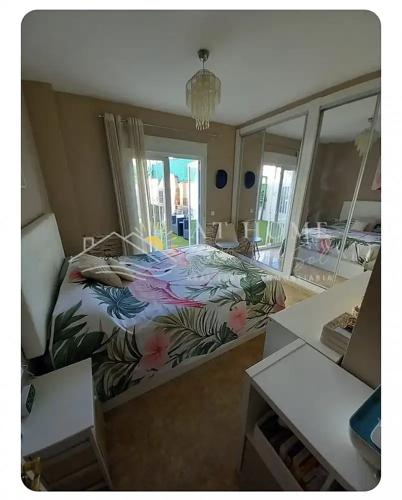 Habitación de Apartamento de alquiler en Benalmádena con Terraza y Piscina