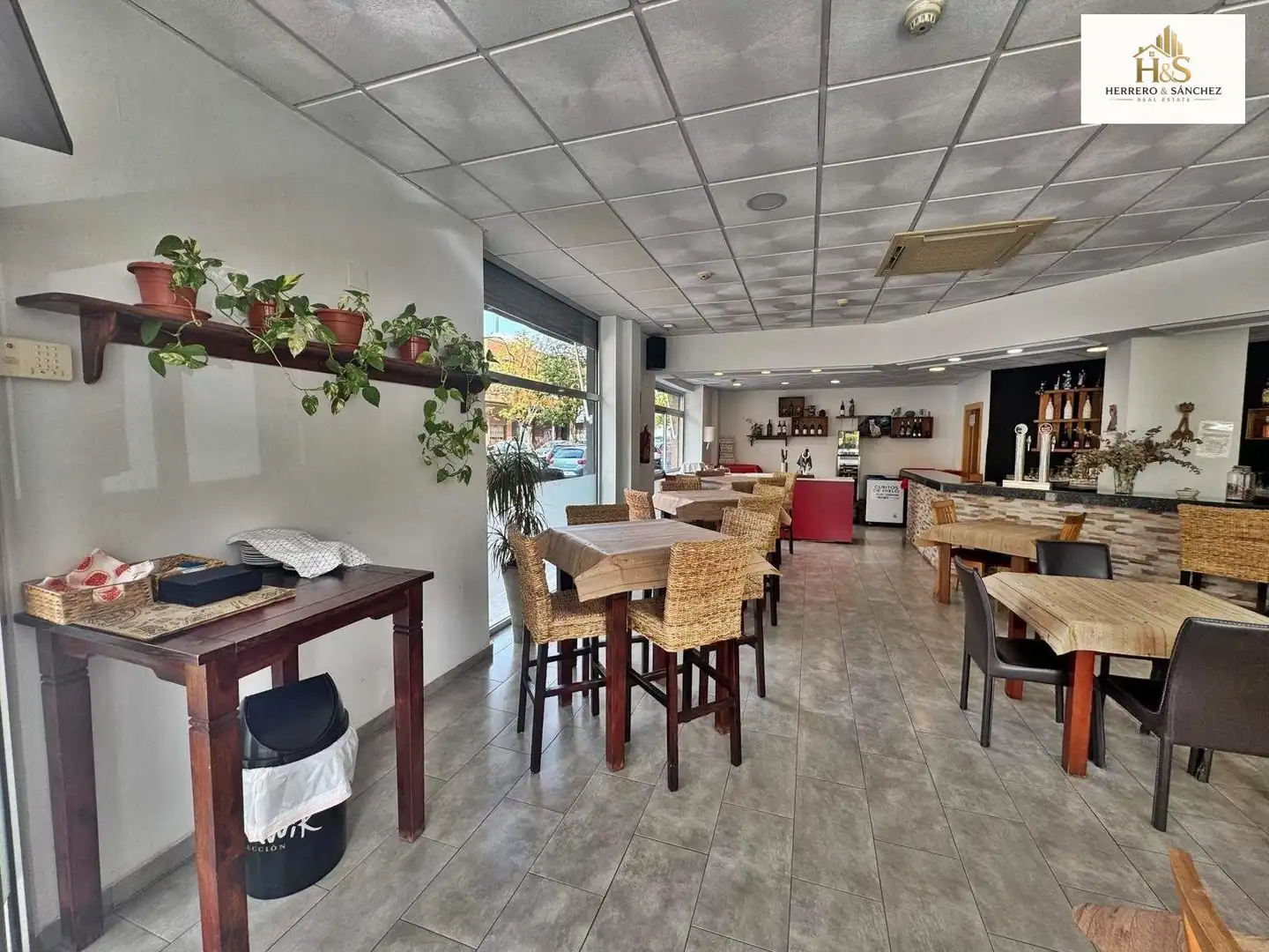Local comercial de lloguer a Calle de Santo Domingo, imagen 3
