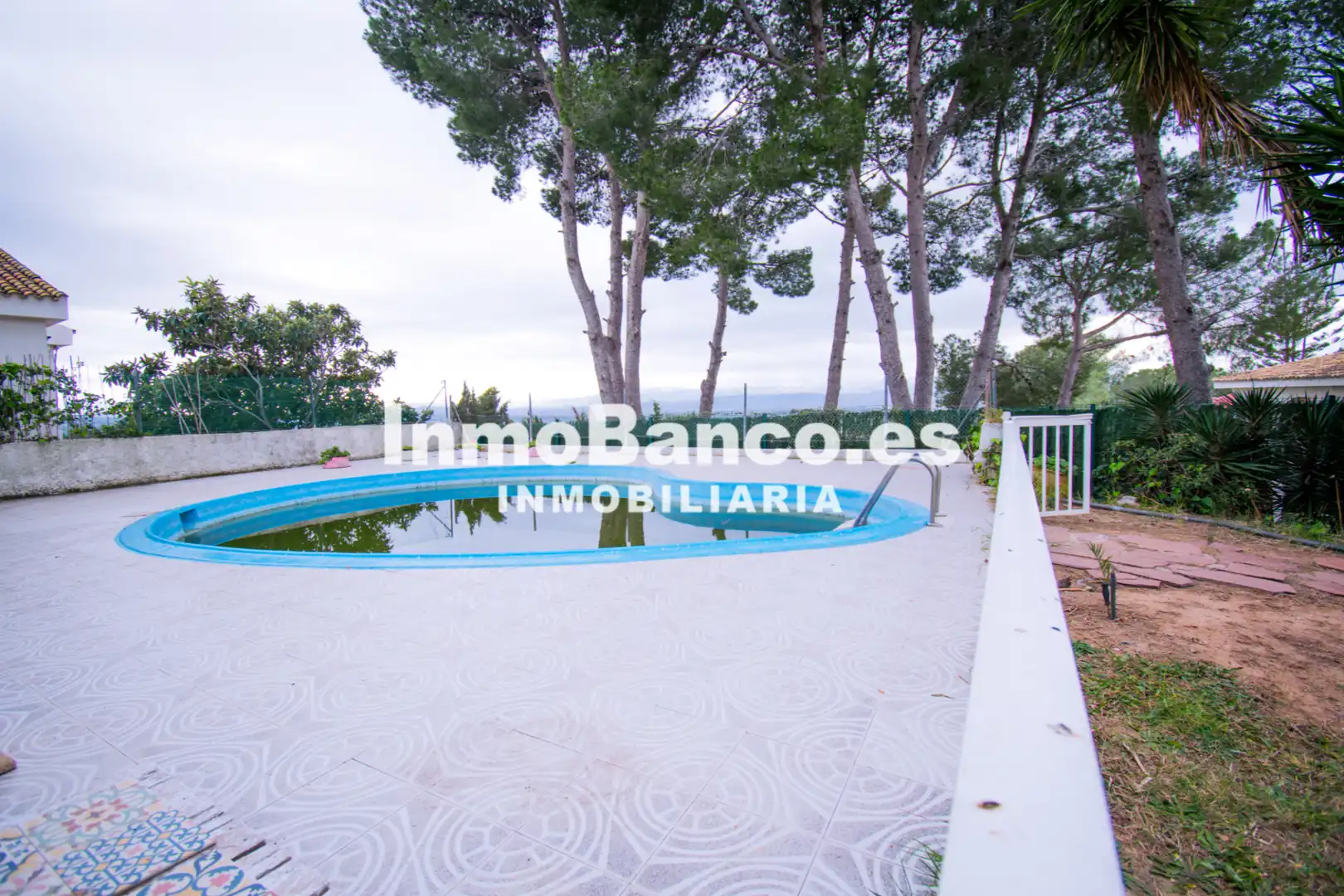 Piscina de Casa o xalet en venda en Torrent amb Aire condicionat, Calefacció i Jardí privat