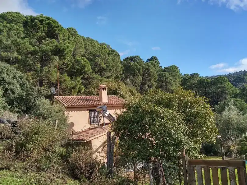 Vista exterior de Finca rústica en venda en Jubrique amb Piscina