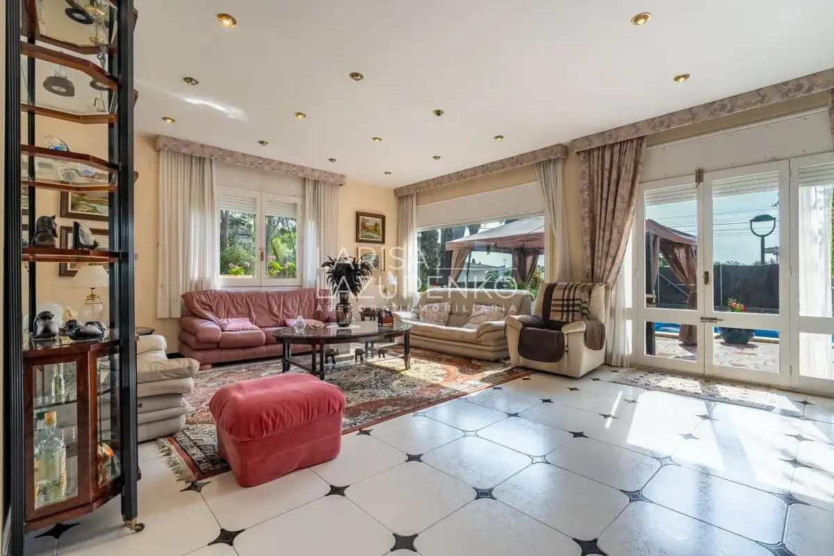 Sala d'estar de Casa o xalet en venda en Tarragona amb Aire condicionat, Calefacció i Jardí privat
