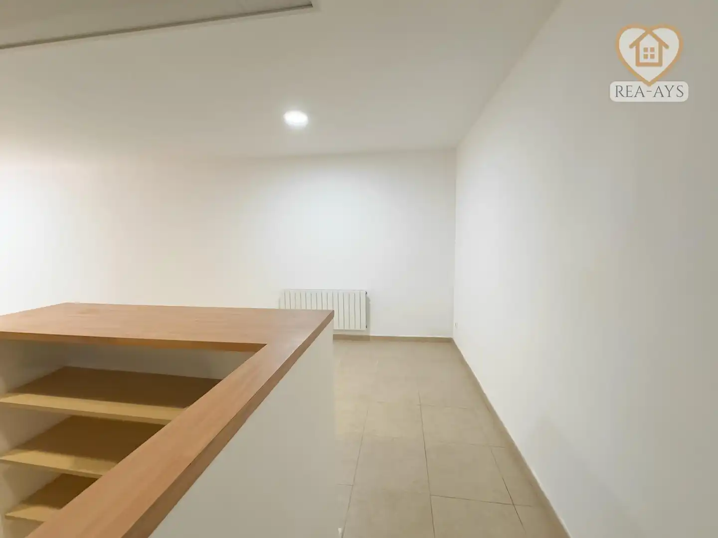 Wohnung mieten mit Kaufoption in Vallirana mit Heizung, Ofen und Internet