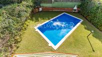 Piscina de Casa o xalet en venda en Castelldefels amb Aire condicionat, Calefacció i Jardí privat