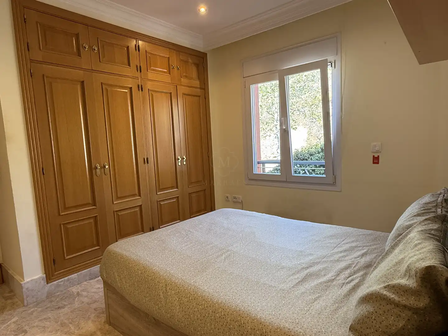 Dormitori de Casa adosada de lloguer en Marbella amb Aire condicionat, Calefacció i Jardí privat