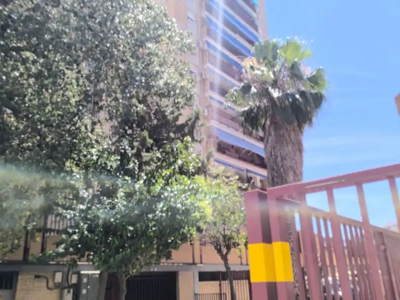 Außenansicht von Garage zur Miete in Sevilla
