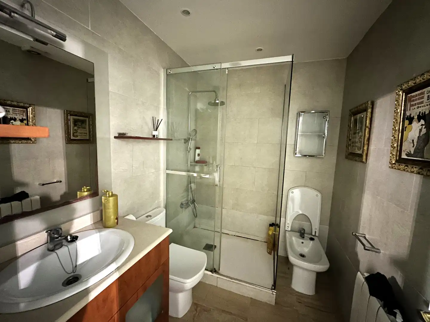 Bathroom of Study for sale in Badalona  with Air Conditioner, Heating and Furnished