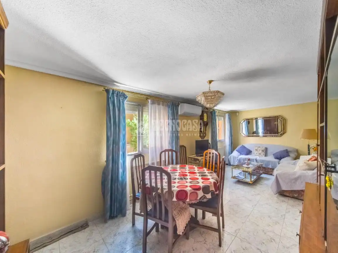 Sala de estar de Piso en venta en Madrid