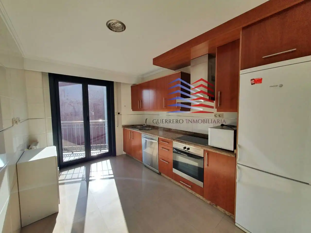 Küche von Wohnung zur Miete in Ourense Capital  mit Heizung, Parkett und Terrasse