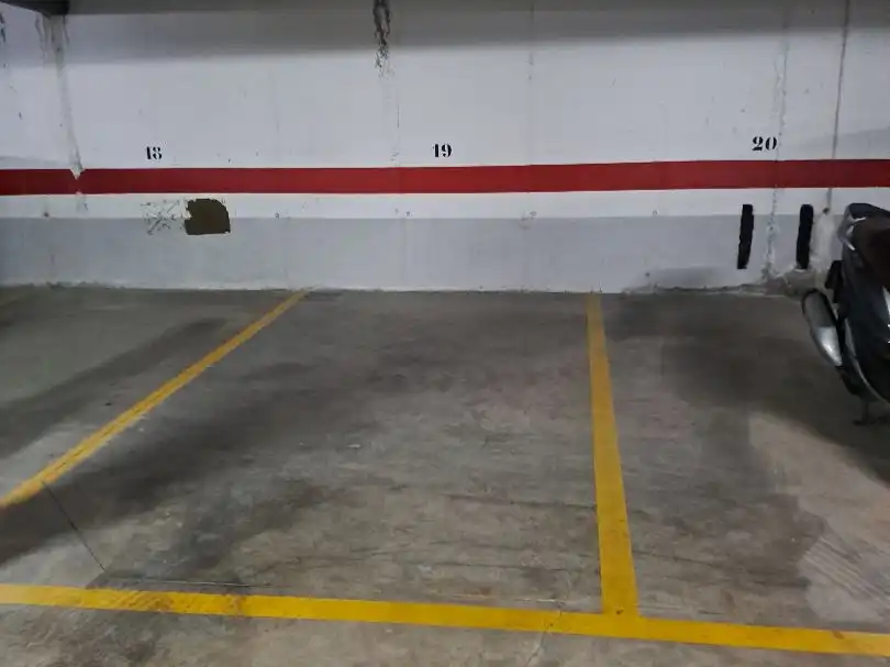 Parking of Garage for rent in Sevilla
