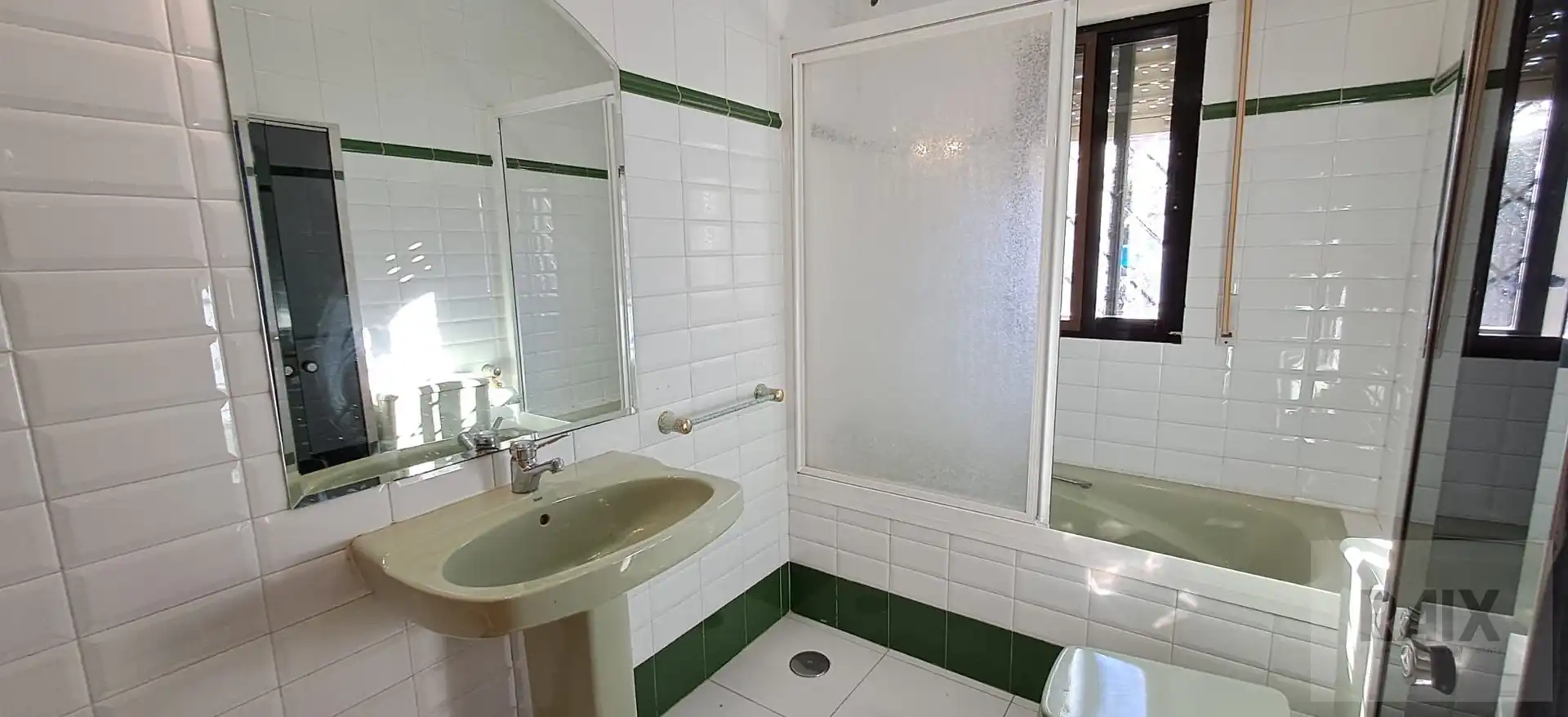 Bathroom of Houses for sale in Colmenar de Oreja, Madrid