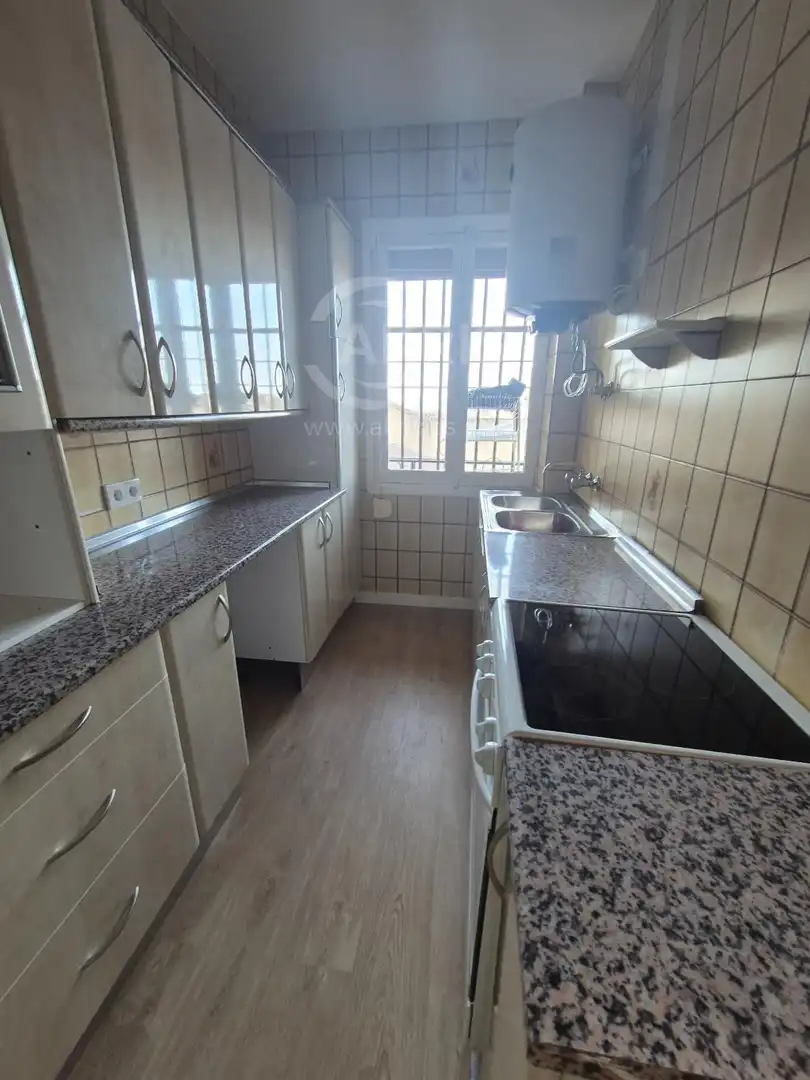 Wohnung zur Miete in Esteban Illan, Casco Histórico