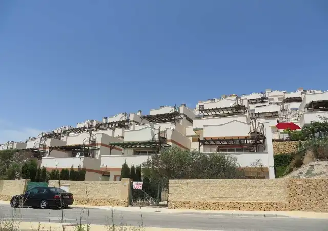 Vista exterior de Piso en venta en Finestrat