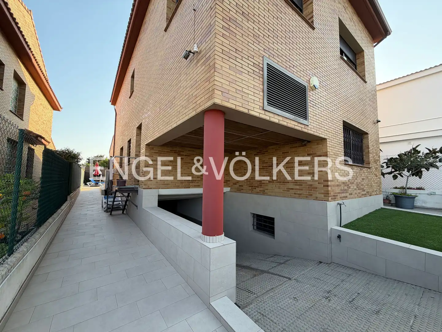 Exterior view of Houses for sale in Pineda de Mar  with Air Conditioner, Heating and Private garden