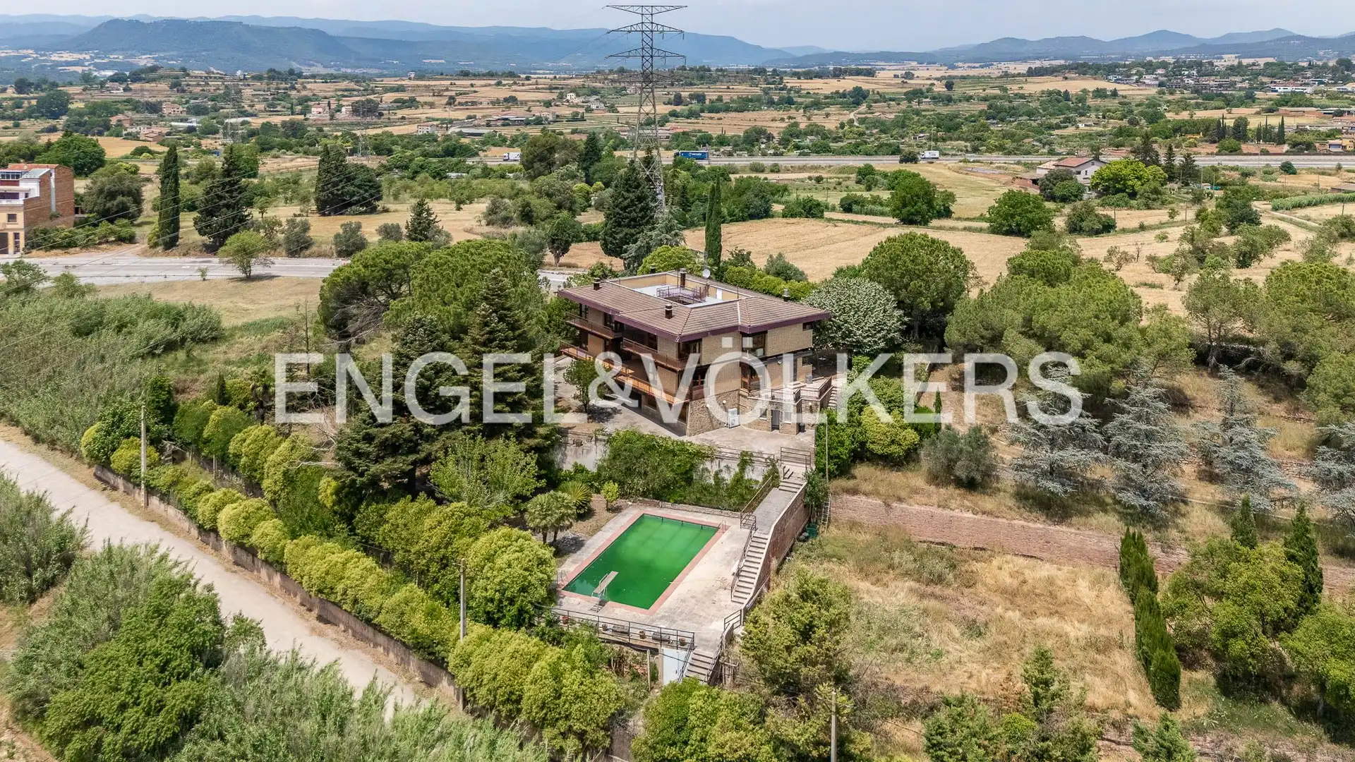 Vista exterior de Finca rústica en venda en Manresa amb Calefacció, Jardí privat i Terrassa