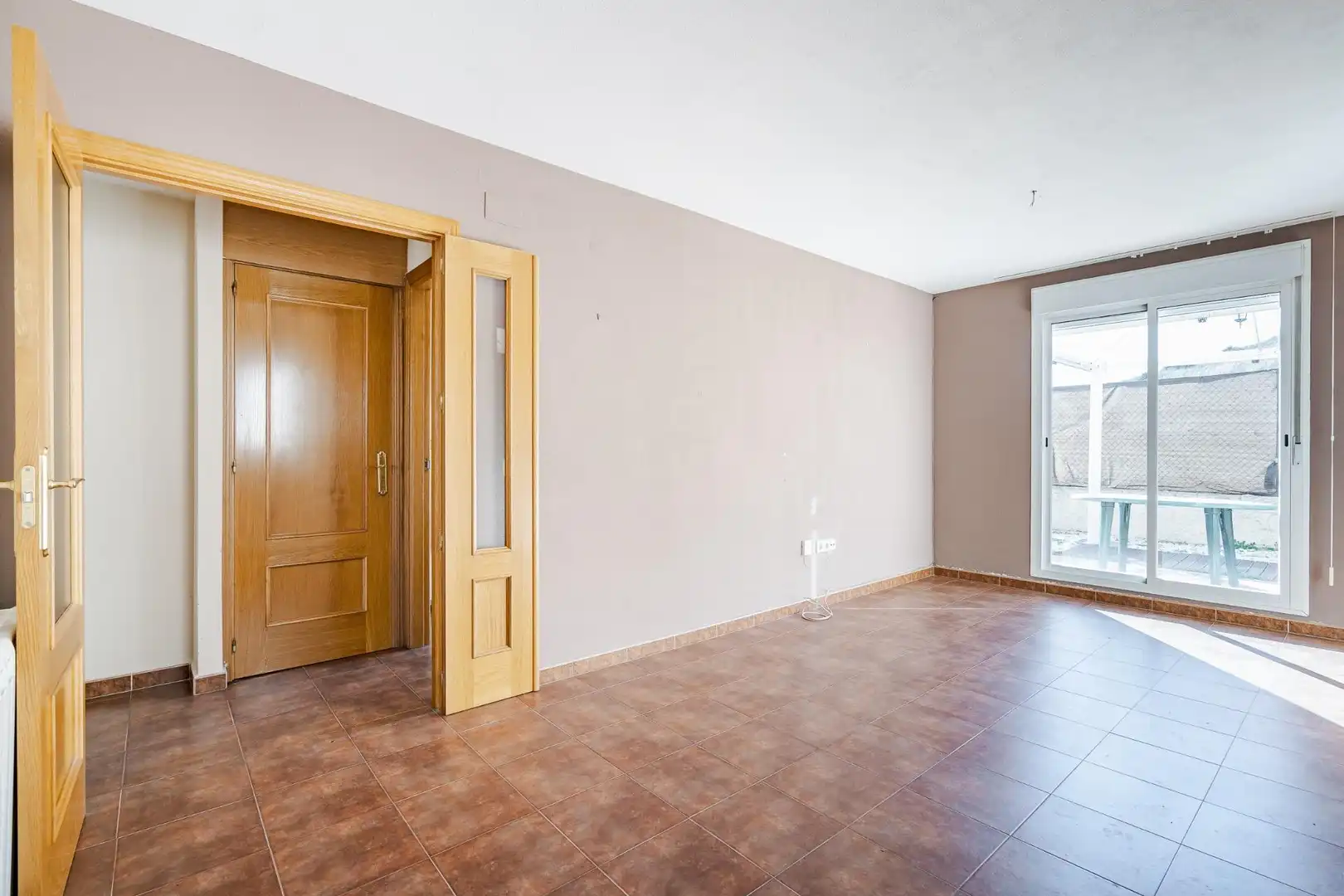 Einfamilien-Reihenhaus zum Verkauf in Carabaña mit Heizung, Privatgarten und Terrasse