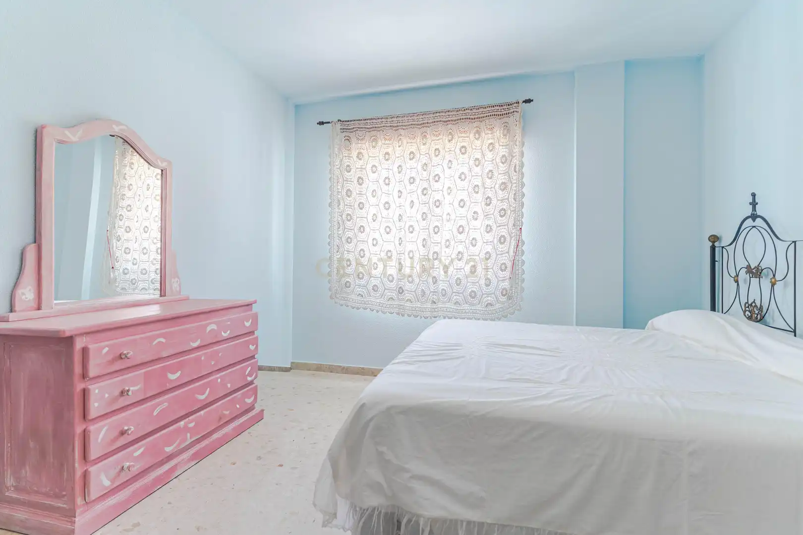 Dormitori de Apartament en venda en La Taha amb Rentadora i Balcó