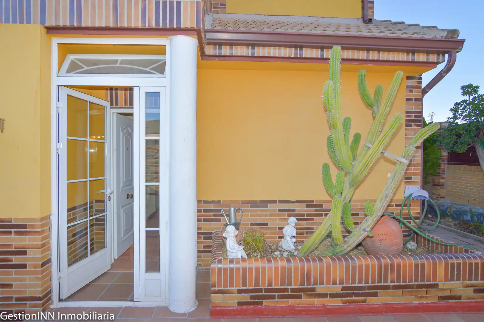 Semi-detached house with garden for sale in Calle Sesmo de Casarrubios, imagen 6