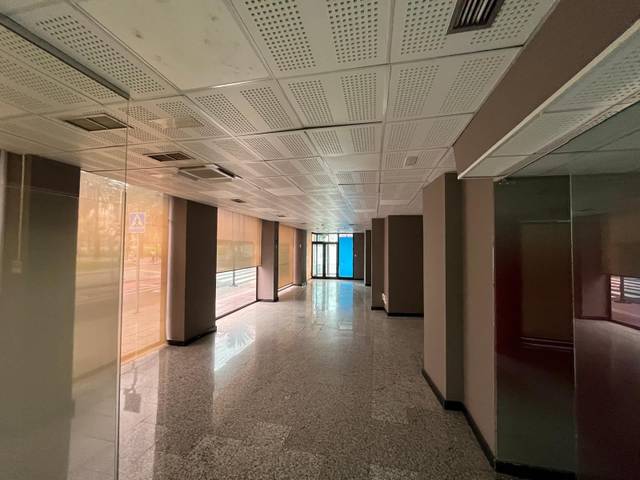 Local comercial en Alquiler en Arenales - Lugo - Avda. Marítima