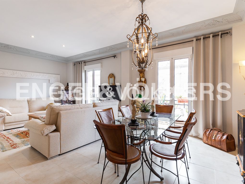 Menjador de Apartament de lloguer en  Valencia Capital amb Aire condicionat, Calefacció i Moblat