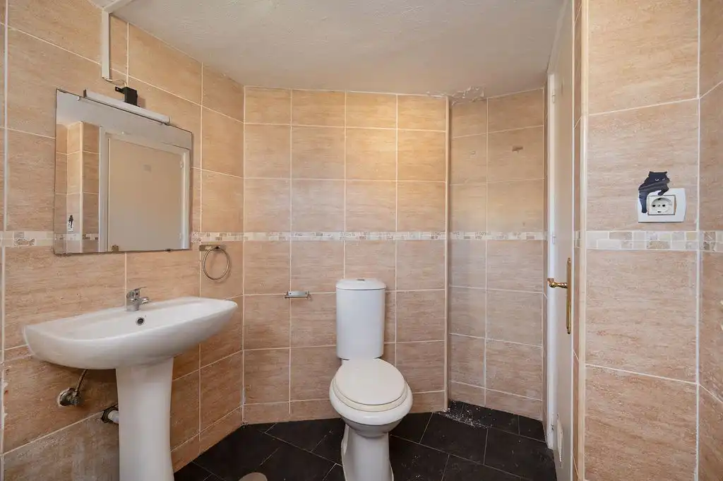 Baño de Apartamento en venta en Mijas con Calefacción, Parquet y Terraza